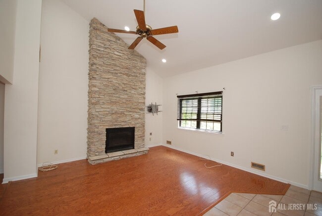 Foto del edificio - 1 Wellington Ct