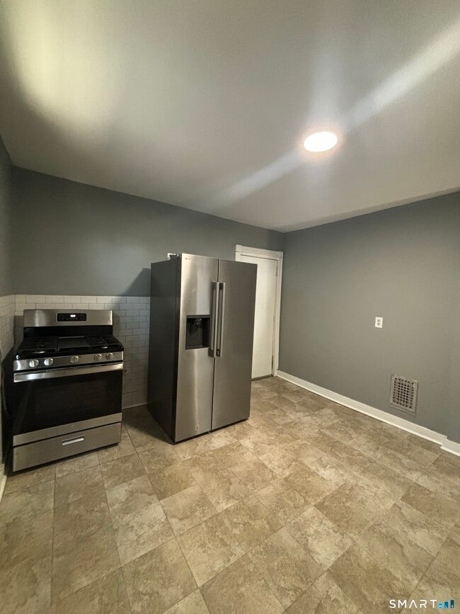 Foto del edificio - 295 Shelton St