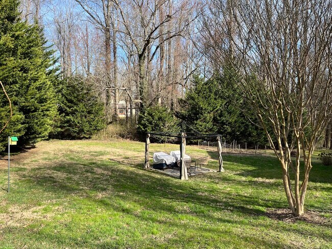 Foto del edificio - 2350 Rolfe St