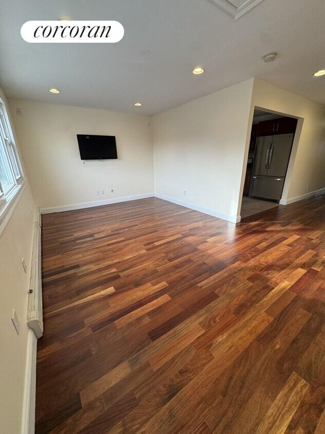 Foto principal - 1-85 Beach 61st St