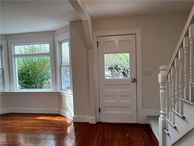 Foto del edificio - 109 1/2 Second St