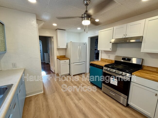 Building Photo - 544 James St