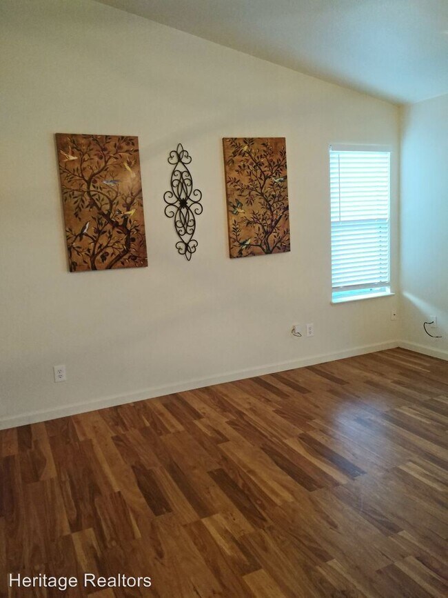 Building Photo - 4 br, 2 bath House - 315 Barcelona Dr