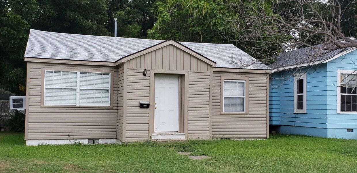 720 E 8th St, Ada, OK 74820 House for Rent in Ada, OK