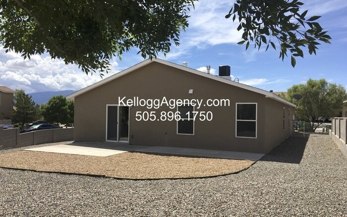 Building Photo - 4BR/Single Story - High Range Subdivison