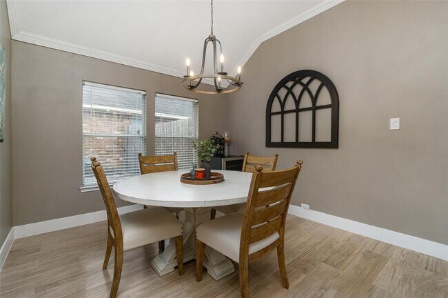 Foto del edificio - 627 Castle Cove Ln
