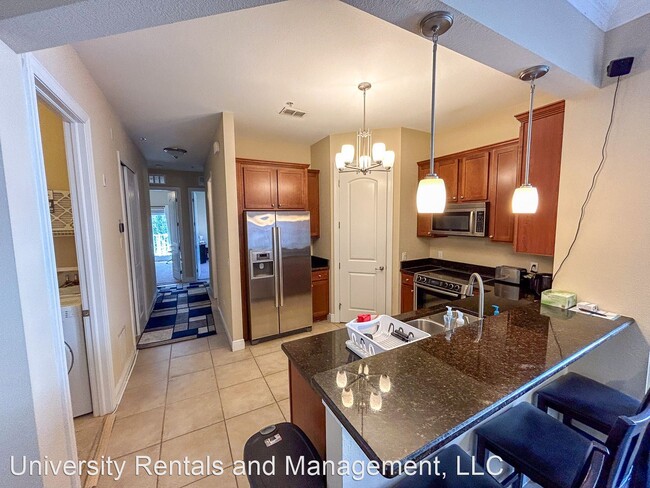 Building Photo - 2 br, 2 bath House - 230 SW 2nd Avenue #302