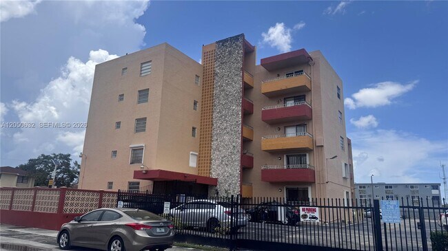Foto del edificio - 6090 W Flagler St