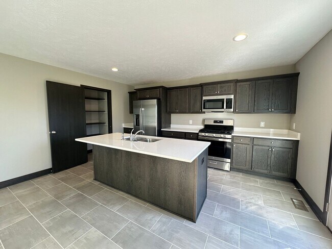 Foto del edificio - 2408 68th St SE
