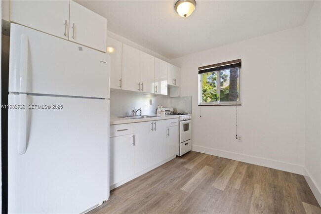 Foto del edificio - 3200 Mary St