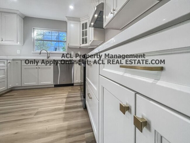 Foto del edificio - Stylishly Renovated Home with New Kitchen ...