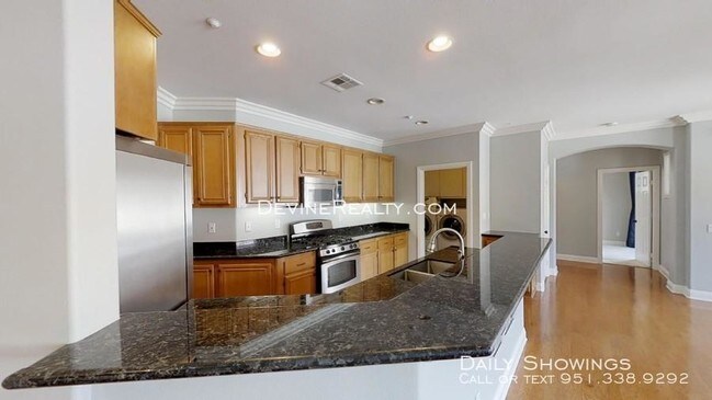 Building Photo - 2 bedroom in Irvine CA 92602
