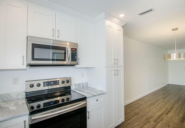 Foto del edificio - 2630 Emory Dr W