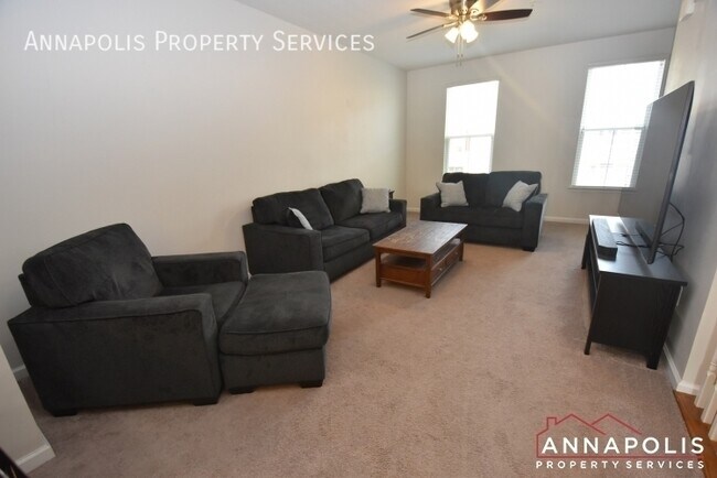 Foto del edificio - 619 Ravenwood Dr