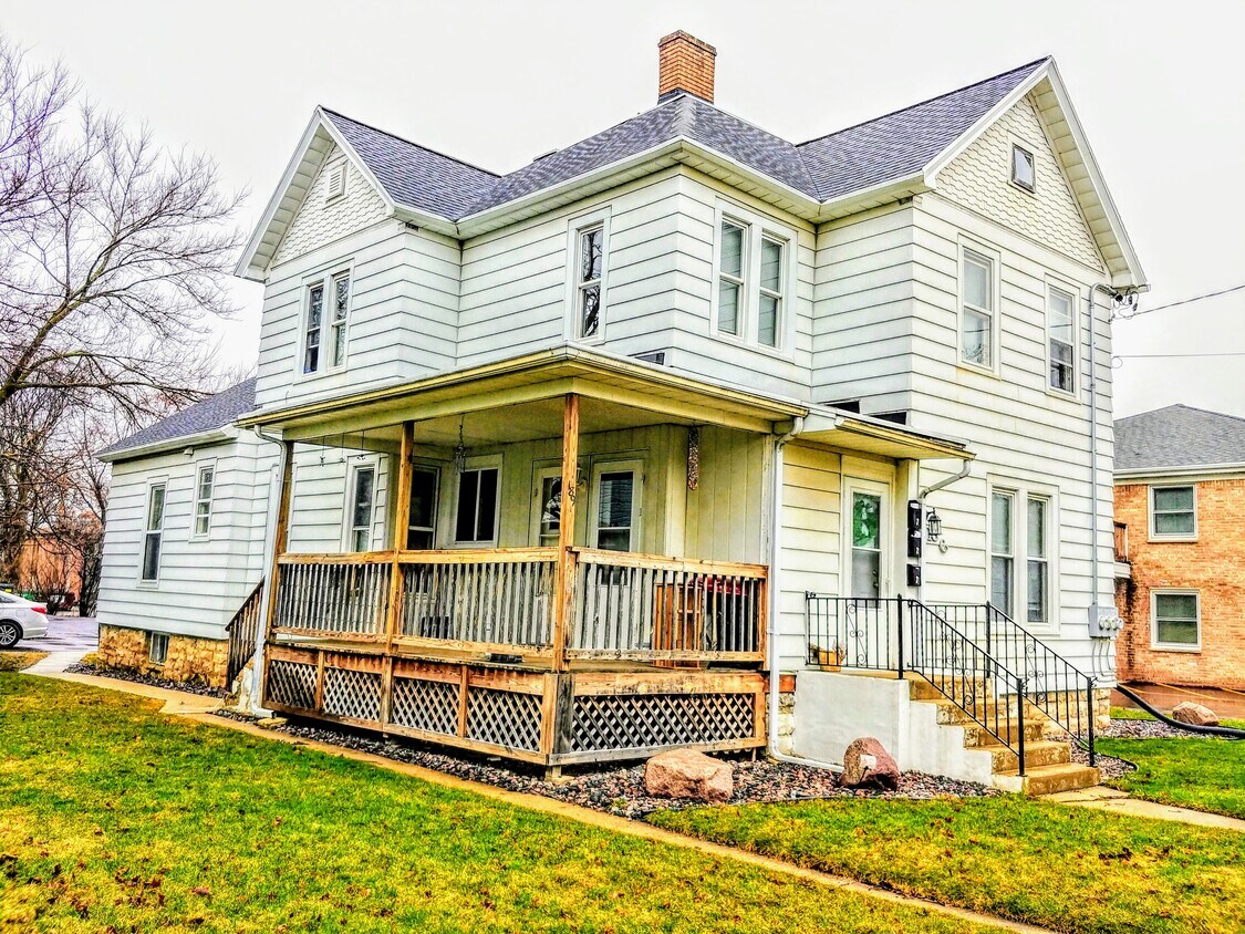 189 E Merrill Ave, Fond du Lac, WI 54935 Townhouse for Rent in Fond du Lac, WI
