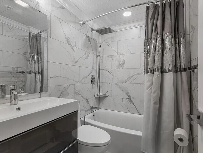 Foto del edificio - 2103 Pond St