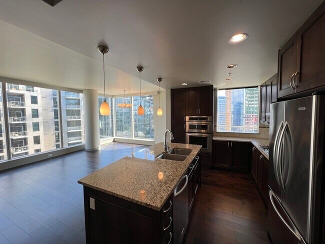 Foto del edificio - 10610 NE 9th Pl