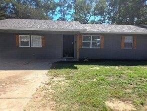 Building Photo - 3123 Ward Dr