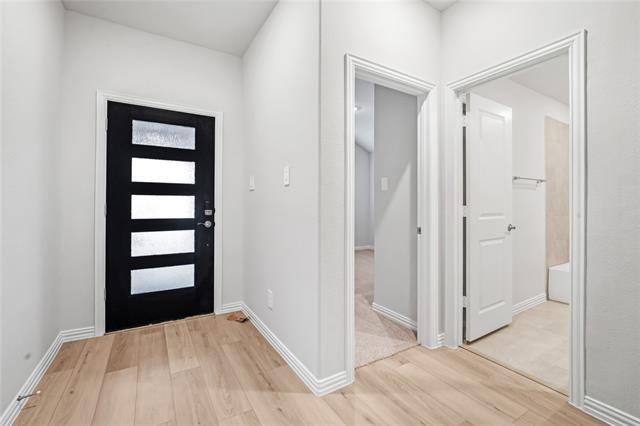 Foto del edificio - 521 Midnight Oak Dr