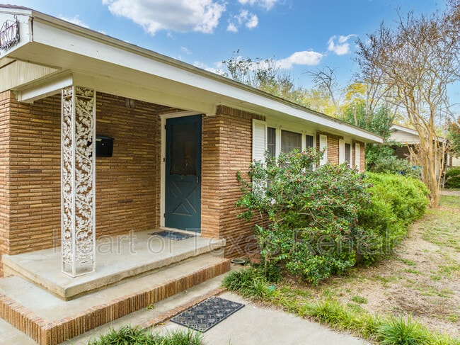 Foto del edificio - 3300 Adeline Dr