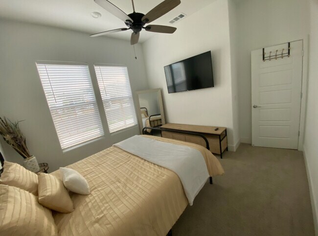 Foto del edificio - 3733 N Clay St