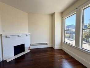 Building Photo - 225 9th St