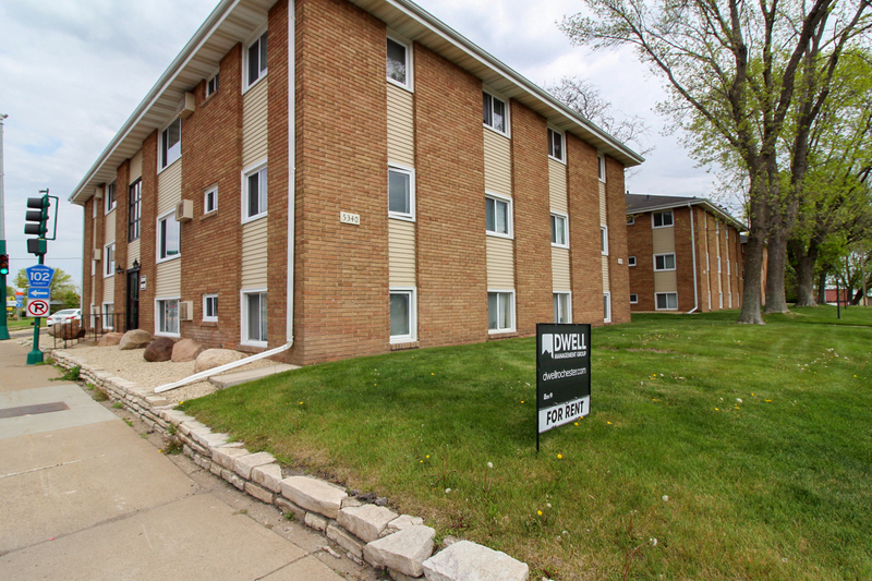 Building Photo - 5332 Hanson Ct N