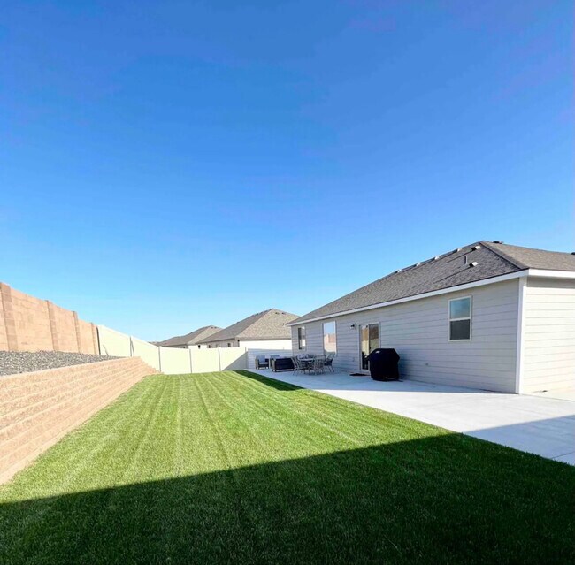 Foto del edificio - 7719 Coldwater Dr