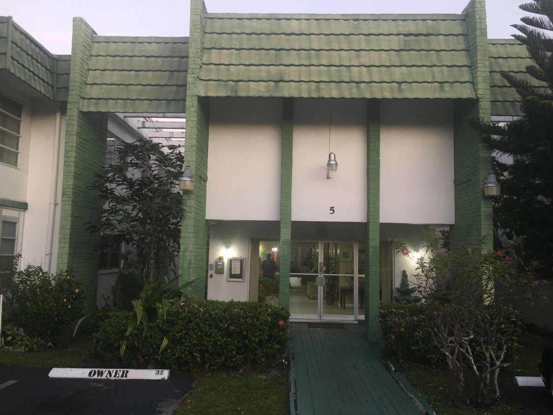 Primary Photo - 4821 NW 22nd Ct