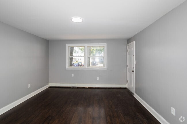 2BR, 1BA - 850 - Living Room - Blackwood Gardens