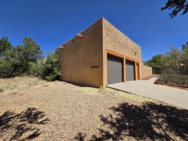 Foto del edificio - Turnkey Barranca Mesa Cul-de-sac Home