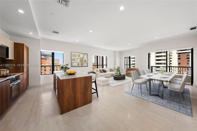 Foto del edificio - 701 Valencia Ave