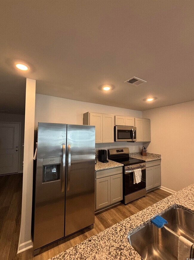 Foto del edificio - 73 Cpe Pt Dr