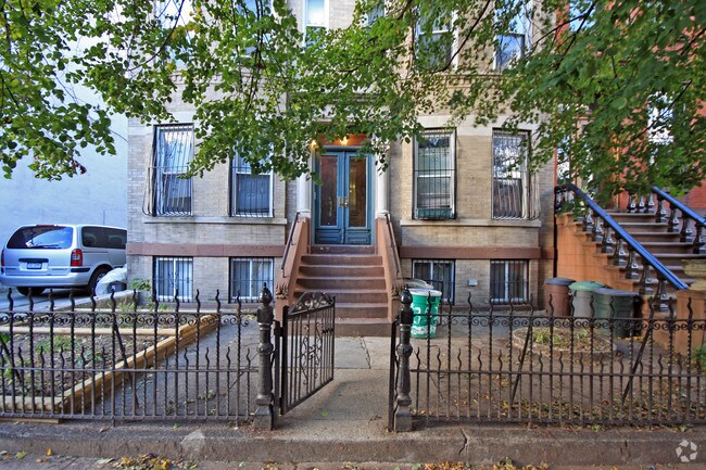 Building Photo - 352 11th St
