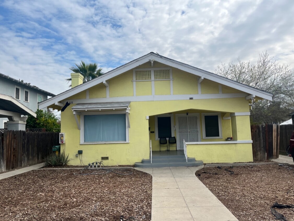 Primary Photo - 616-618 N. Echo Ave - 618