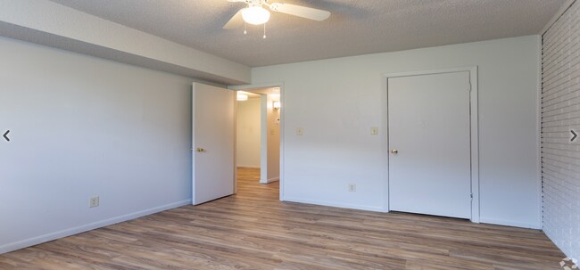 Foto del edificio - Renovated Apartment- Great OKC Location
