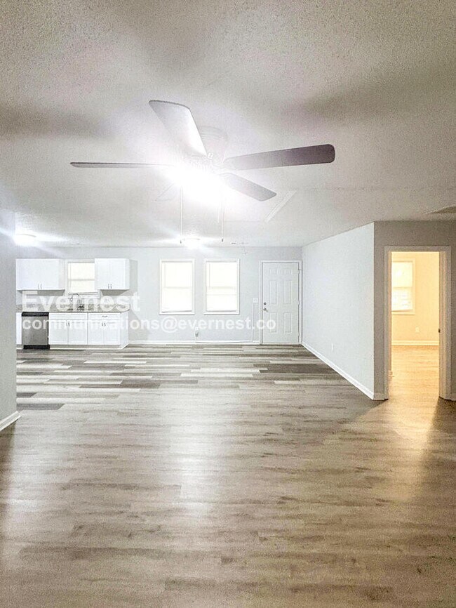 Foto del edificio - 727 W Creek Cir