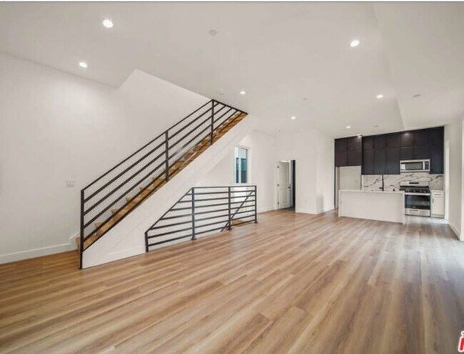 Foto del edificio - 8664 Cadillac Ave