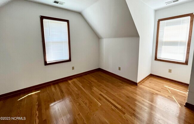 Building Photo - 106 Sleepy Hollow Rd
