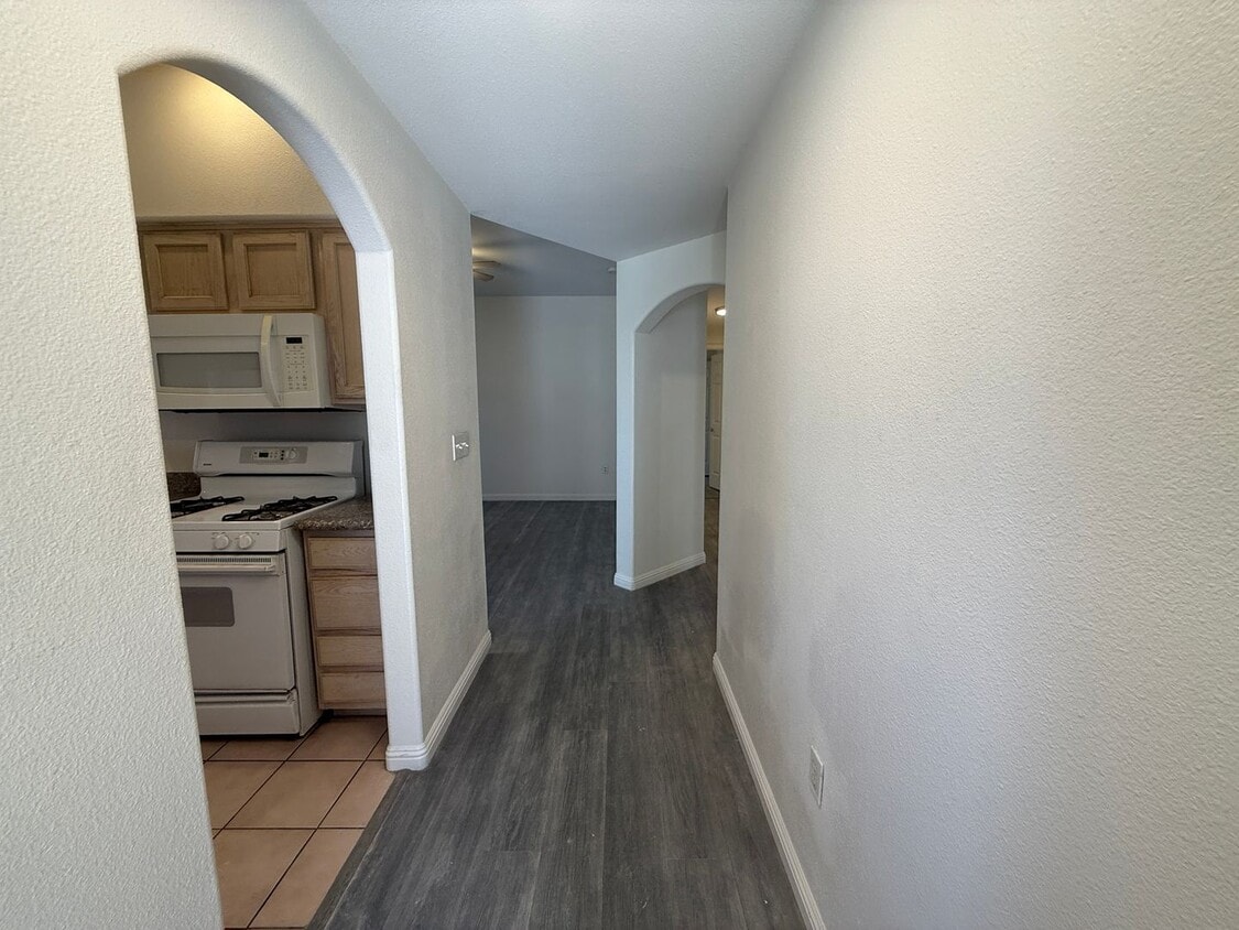 Primary Photo - Renovated 2 Bedroom in Summerlin