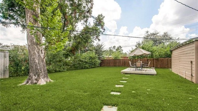 Building Photo - 6226 Saratoga Cir