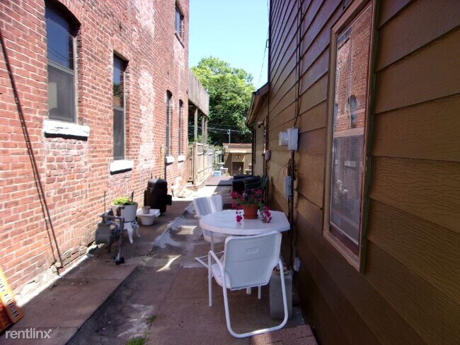 Foto del edificio - 3 br, 1 bath House - 1122 Pacific St