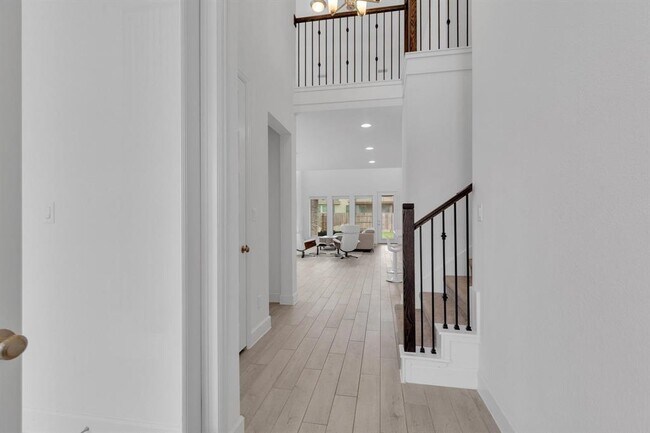 Building Photo - 130 Plumbago Loop