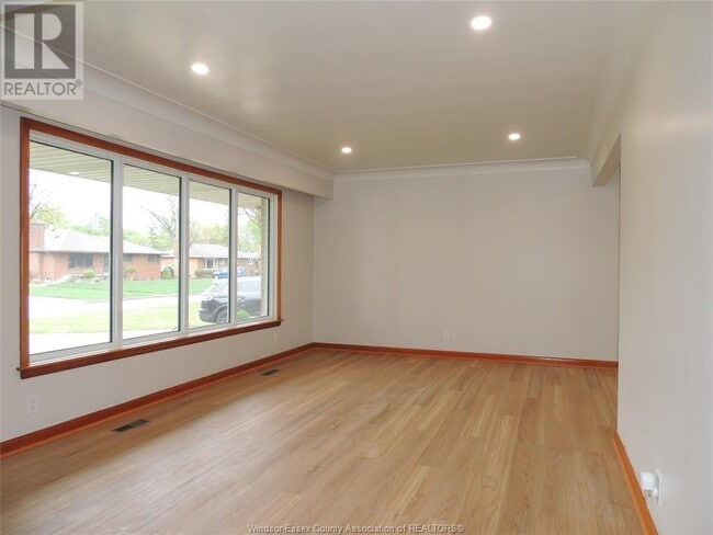 Building Photo - 2497 Dandurand Ave