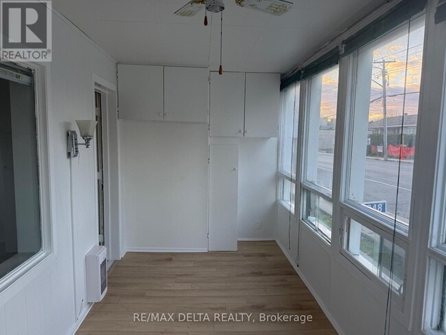 Building Photo - 2248 Laval Rd