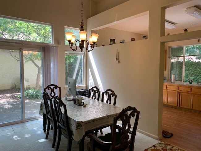 Building Photo - 435 Mission Santa Fe Cir