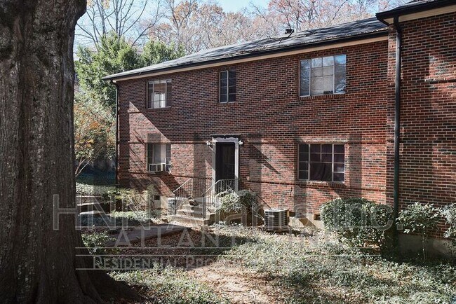 Foto del edificio - 1341 Briarwood Dr NE