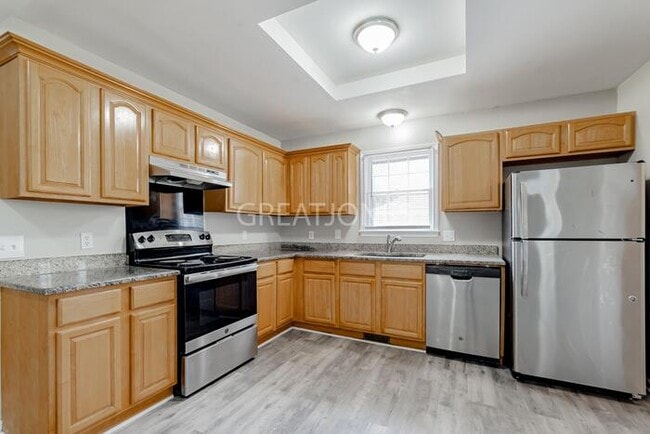 Building Photo - 325 Greensprings Dr