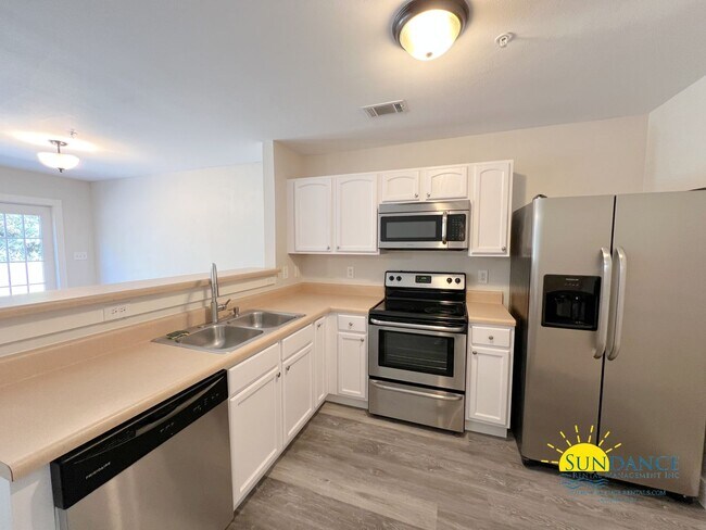 Foto del edificio - Spacious 3 Bedroom Townhome in Crestview!