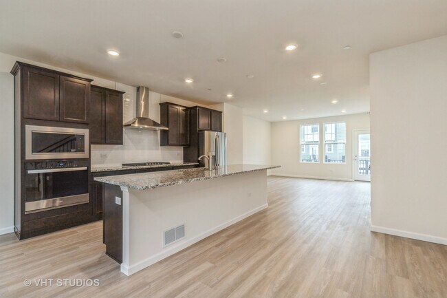Foto del edificio - 155 Yorktown Ct